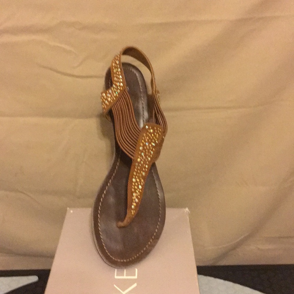 Tapley Style - Picture 3 of 5